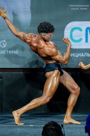 CLASSIC  PHYSIQUE юниоры